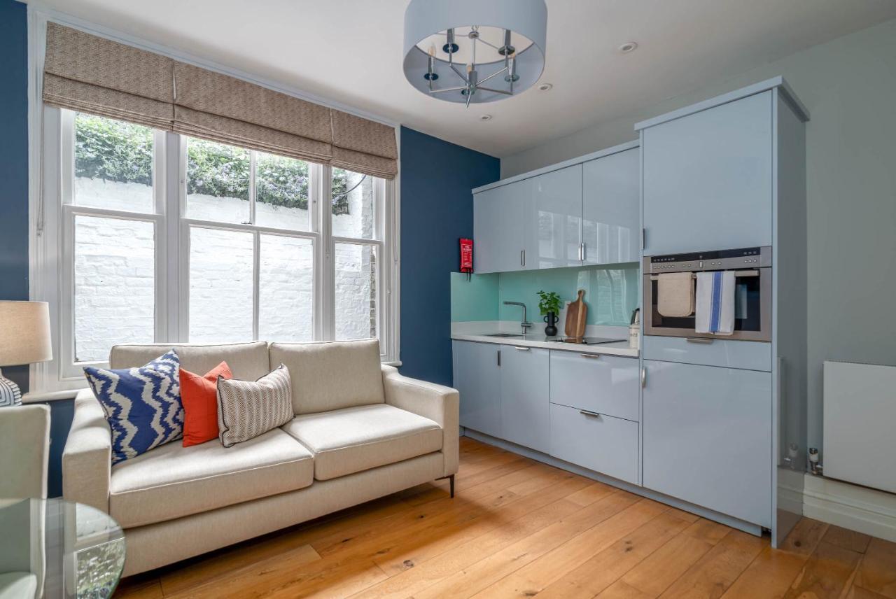 Апартаменты 5 Doughty Street Лондон Экстерьер фото