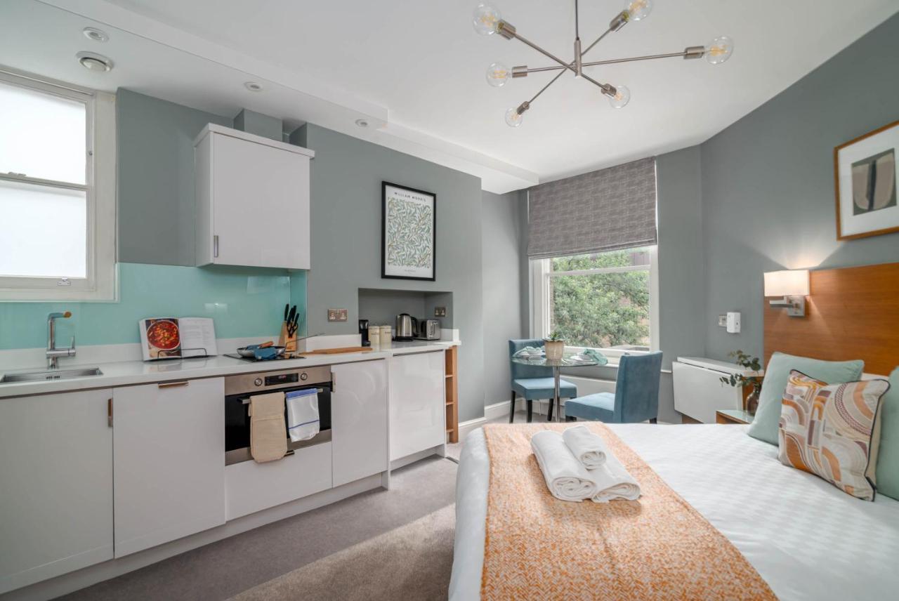 Апартаменты 5 Doughty Street Лондон Экстерьер фото