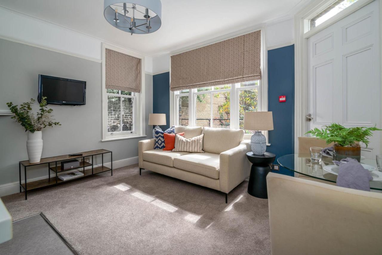 Апартаменты 5 Doughty Street Лондон Экстерьер фото