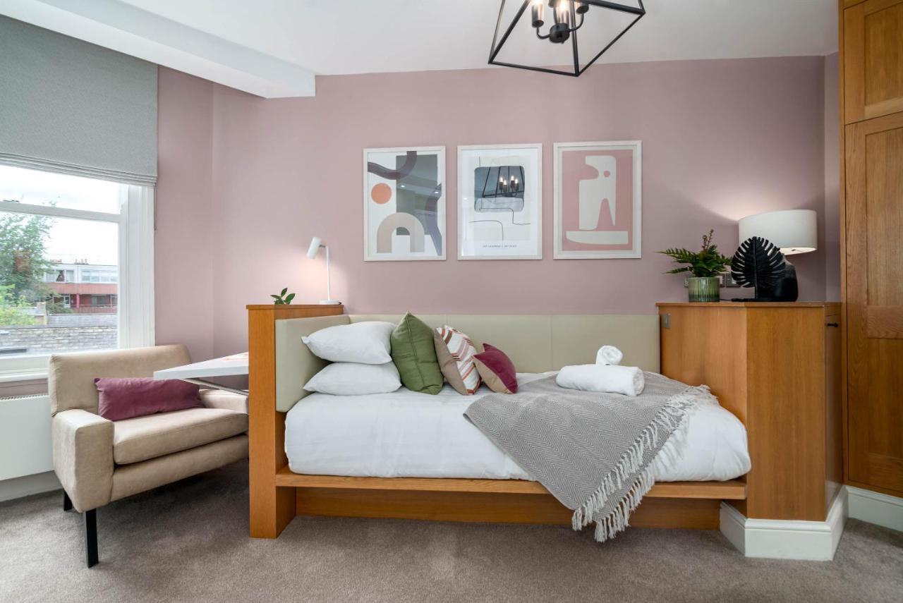 Апартаменты 5 Doughty Street Лондон Экстерьер фото