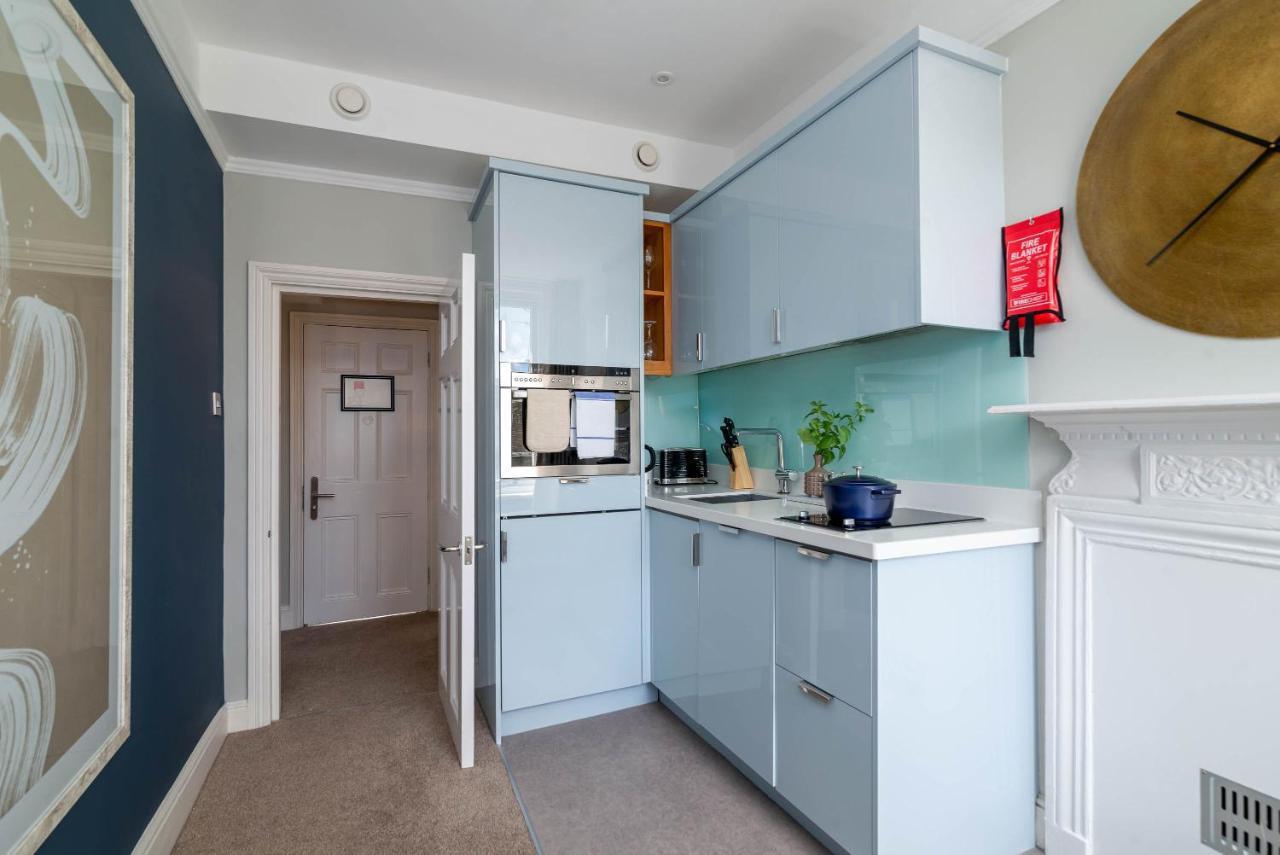 Апартаменты 5 Doughty Street Лондон Экстерьер фото