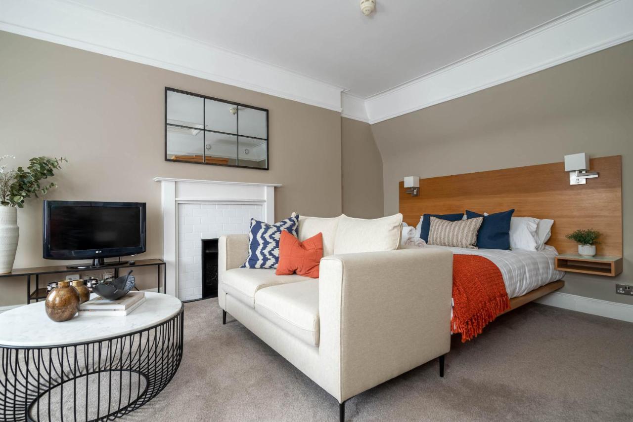 Апартаменты 5 Doughty Street Лондон Экстерьер фото