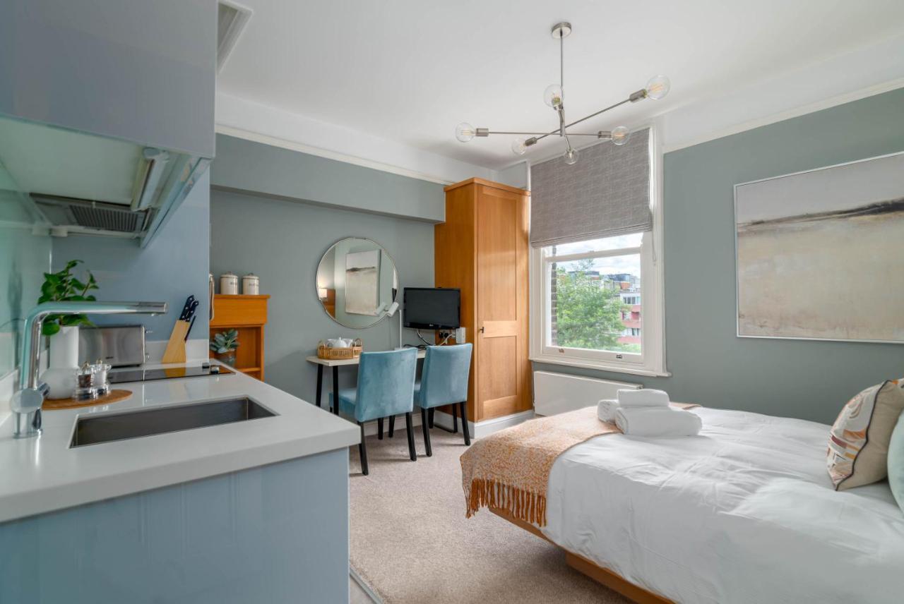 Апартаменты 5 Doughty Street Лондон Экстерьер фото